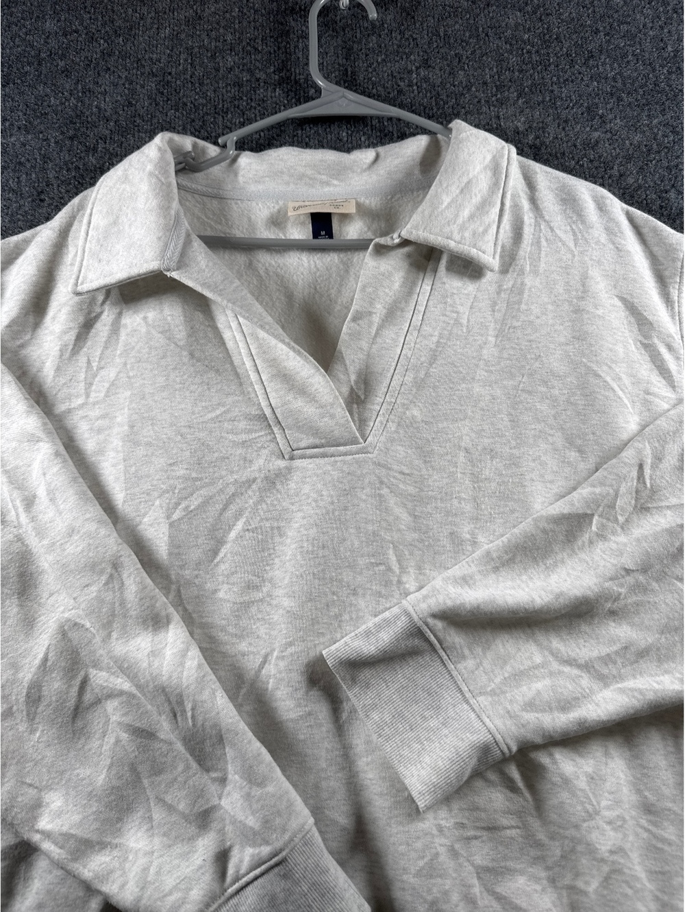 Universal Thread Womens M Gray Collared V Neck Pullover Sweatshirt Casual